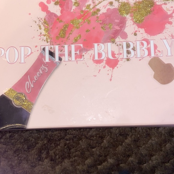 POP THE BUBBLY 🍾🥂IN THIS BEAUTIFUL 6 color palette 🎨 - Picture 3 of 3